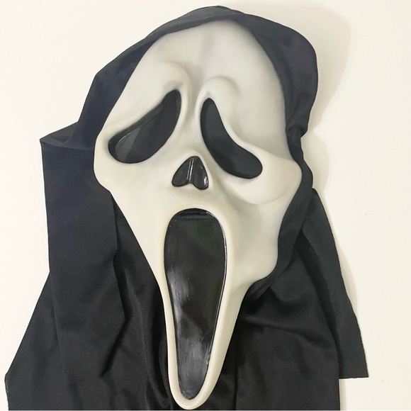Ghost Face Scream Easter Unlimited Glow In The Dark Mask Halloween - Picture 3 of 15